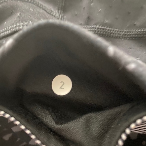 Lululemon‎ Gather & Crow Black Perforated Crop Pant - Picture 10 of 10